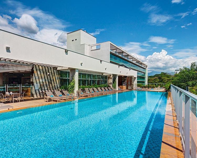 Piscina ESTELAR Villavicencio Hotel & Centro de Convenciones - Villavicencio